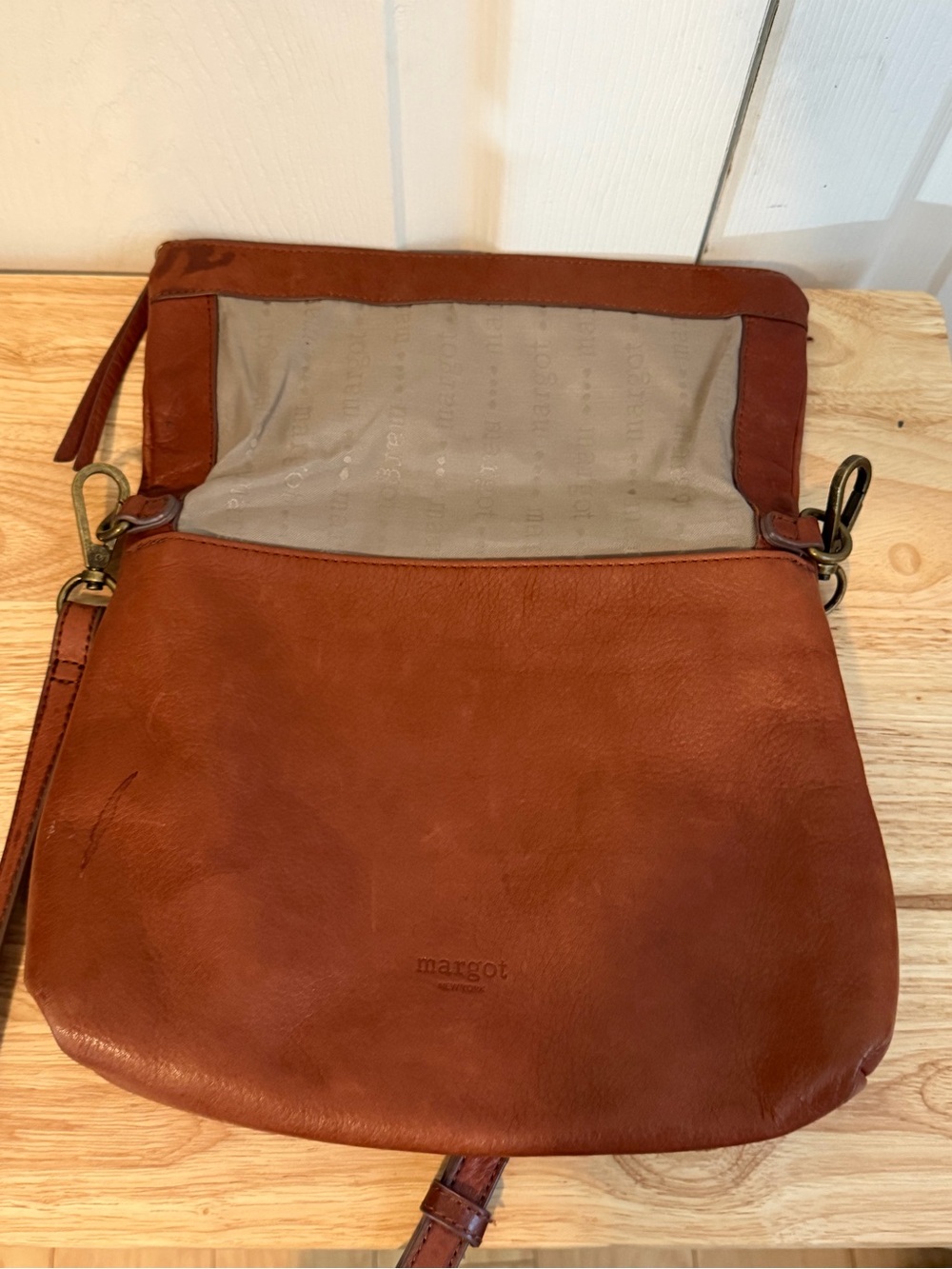 Margot New York Leather Crossbody Shoulder Bag Distressed Fold Over Purse - Picture 13 of 13